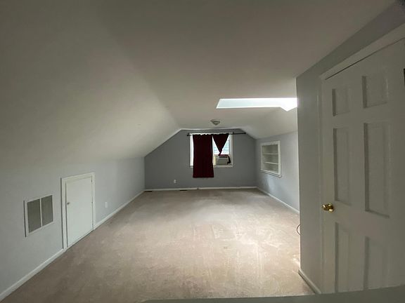 5th image of 420 Wickwood Dr