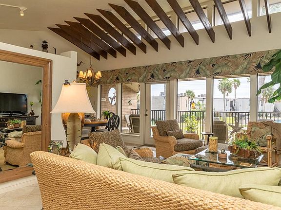 3rd image of 1010 Padre Blvd #205