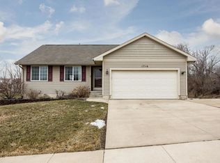 1716 23rd St SW, Cedar Rapids, IA 52404