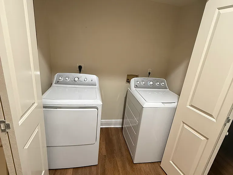 2408 Oak Pl — Photo 7