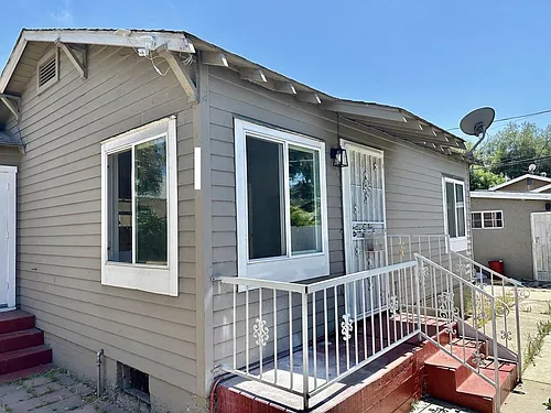 3811 Birch St Photo 1