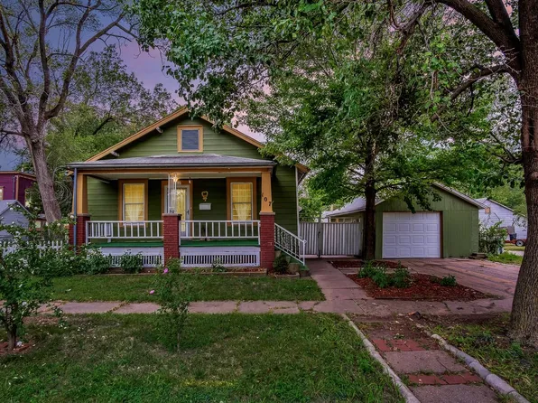 107 SW 3rd St, Newton, KS 67114