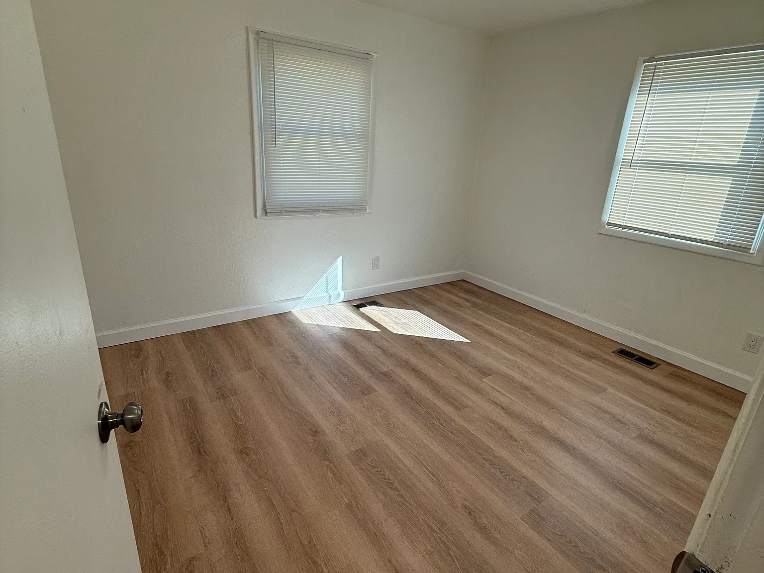 6 bed, 1450 sqft, $1,600 — Photo 4