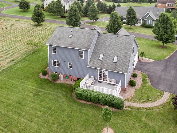 4th image of 30 Garden Pl