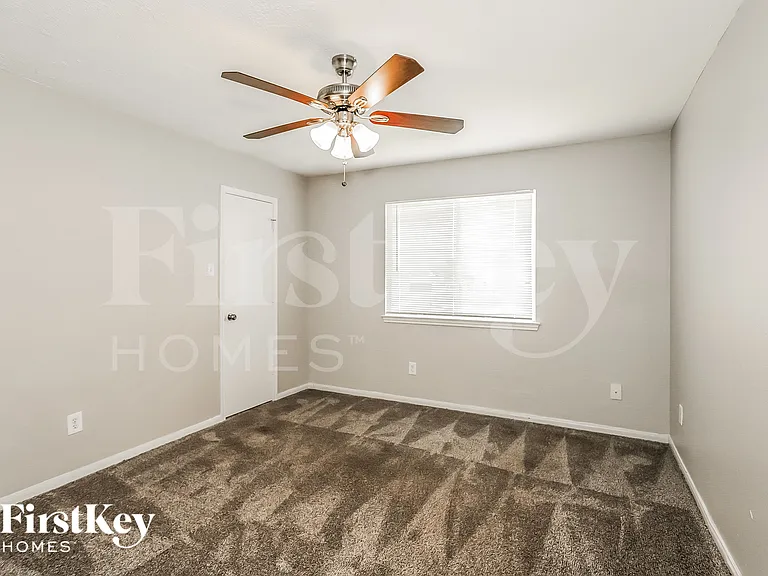 518 Foxglove Dr — Photo 13
