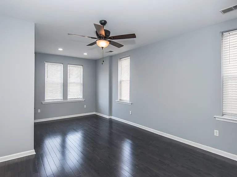 2316 E Lehigh Ave — Photo 28