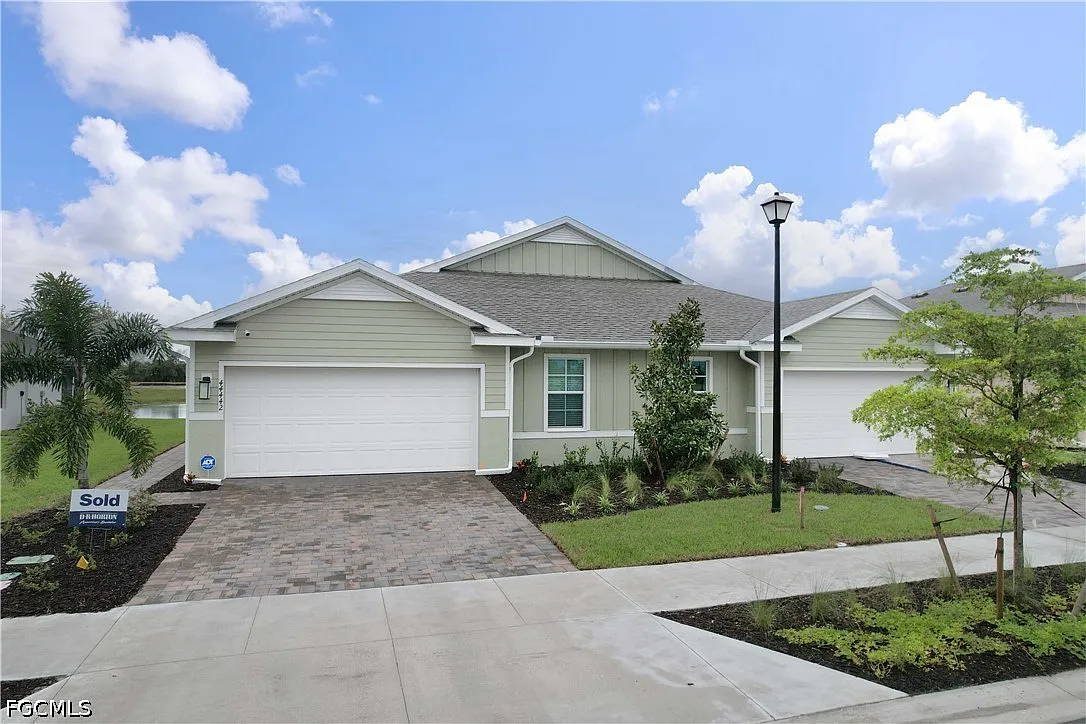 2 bed, 2.0 bath, 1496 sqft, $2,200 — Photo 1