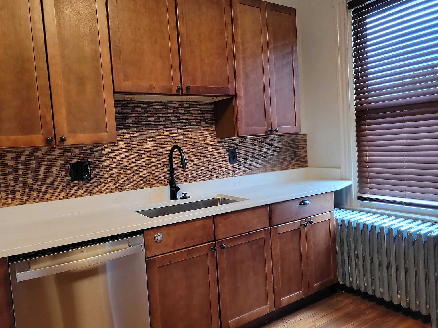 2 bed, 1250 sqft, $1,775 — Photo 2