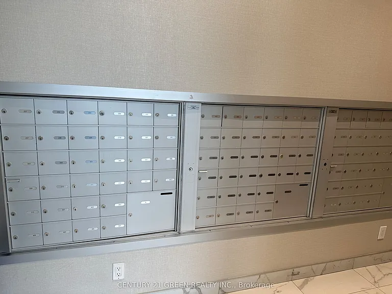 7 Erie Ave #309 — Photo 7