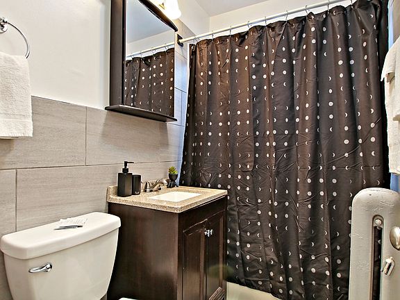 5th image of 3756 N Troy St #2422845