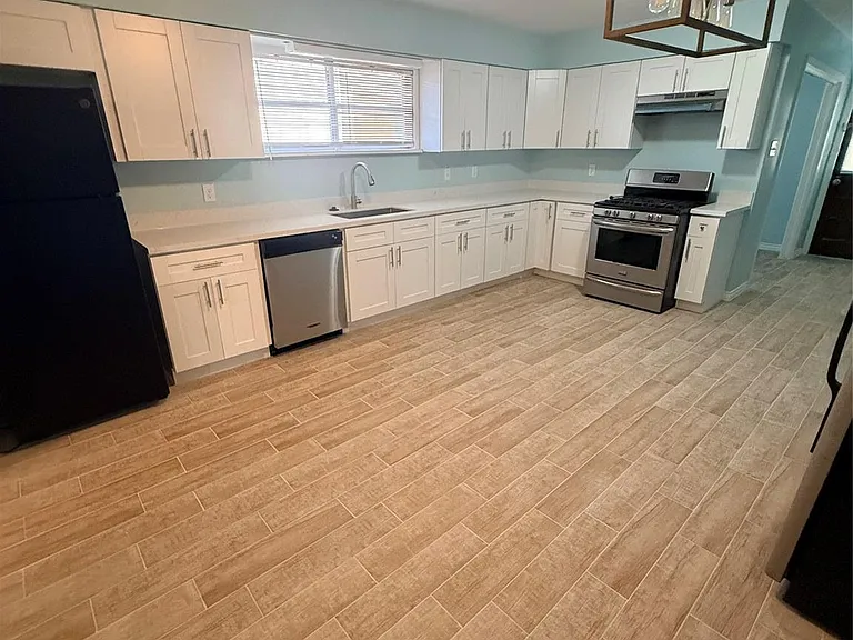 5107 Avenue Q — Photo 6