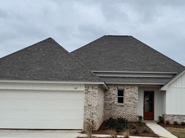 107 Southern Oak Way