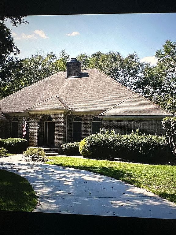 105 Club Place Ct