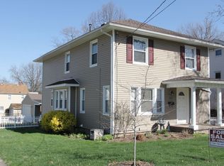 2761 Elmwood St, Cuyahoga Falls, OH 44221
