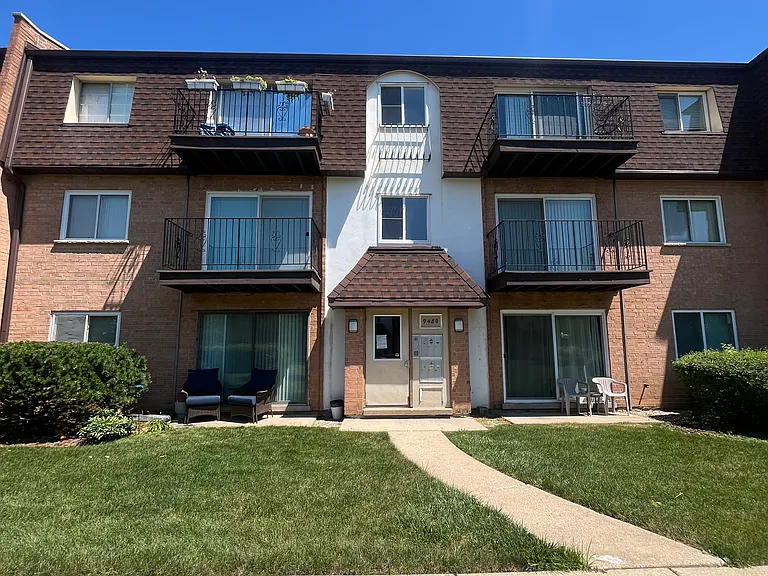9480 Bay Colony Dr #2N — Photo 1