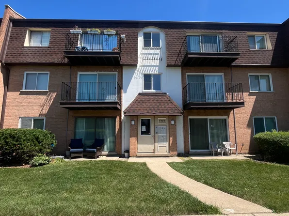 9480 Bay Colony Dr APT 2N, Des Plaines, IL 60016