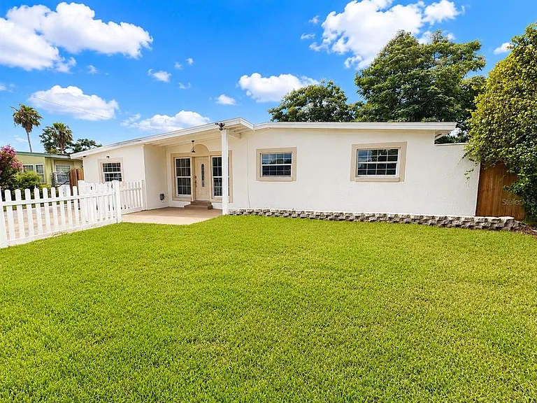 468 Clemson Dr — Photo 33