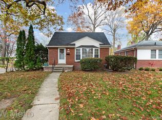 818 Orchard View Dr, Royal Oak, MI 48073