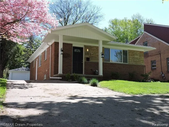 3353 Laura St, Wayne, MI 48184