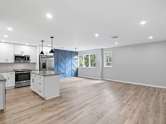 4th image of 138 Harvest Ln #138