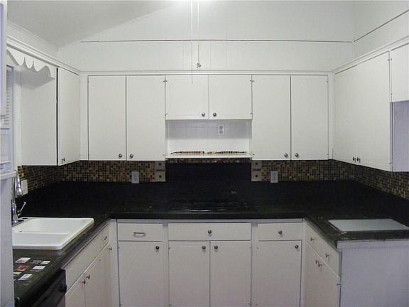 3rd image of 3 Syston Ln
