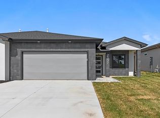 2525 Wanda Way, Lawrence, KS 66046