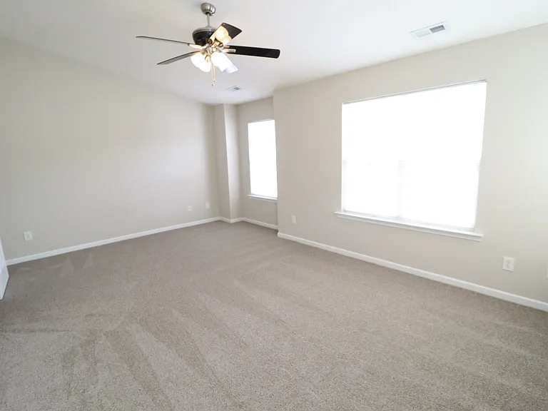 110 Fanwood Ct — Photo 36