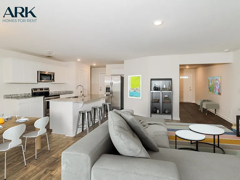 209 Merry Oak Ln — Photo 3