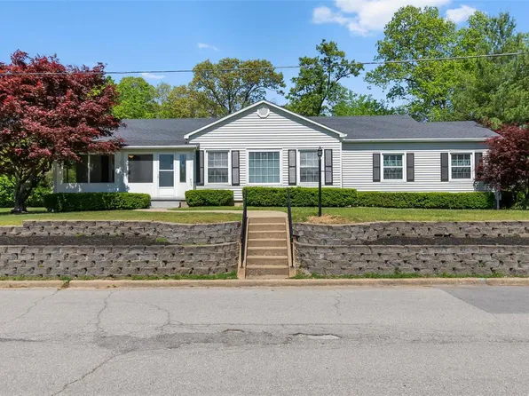 955 Gerald St, Jackson, MO 63755