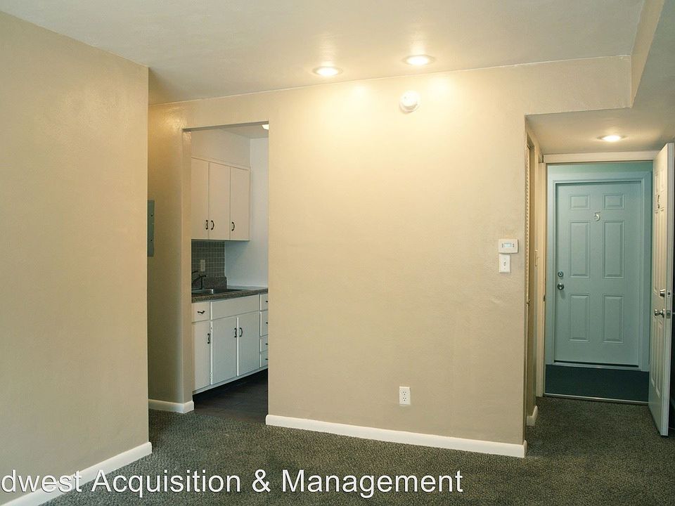1st image of 475 W Grand Ave APT 10