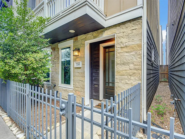 720 N Shepherd Dr — Photo 4