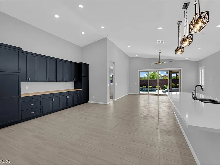 11909 Pippa Ave — Photo 5