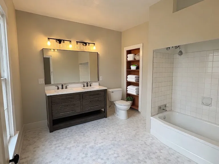 newly remodeled upstairs bathroom