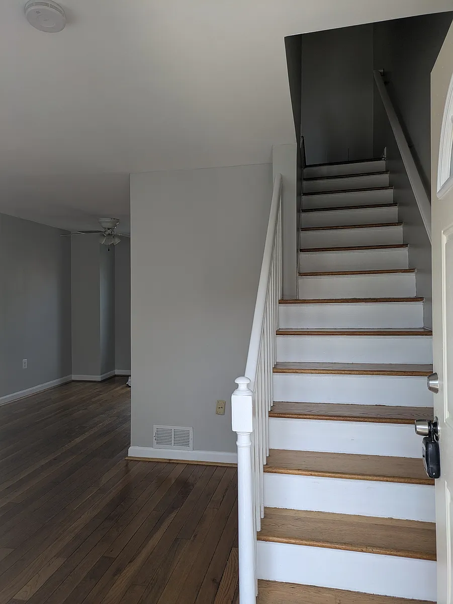 Building Photo - 5227 Patrick Henry Dr
