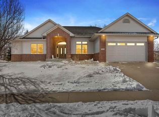 1138 Wild Prairie Dr, Iowa City, IA 52246