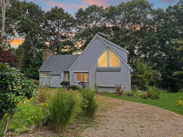 38 Place Rd, Falmouth, MA 02540