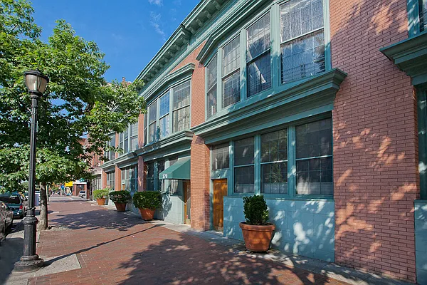 Sold by Avenue Sotheby's International Realty | media 15