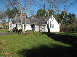 192 Farms Village Rd, Simsbury, CT 06070