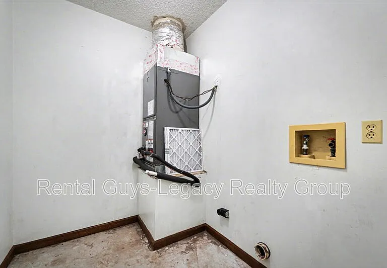 6019 Blank Dr — Photo 23