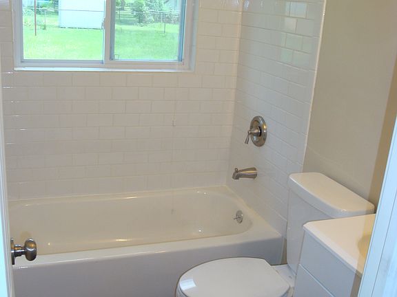 4th image of 629 Palace Ln