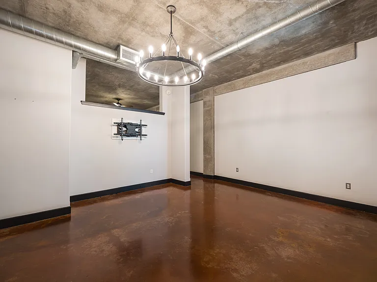 840 Green St #121 — Photo 12