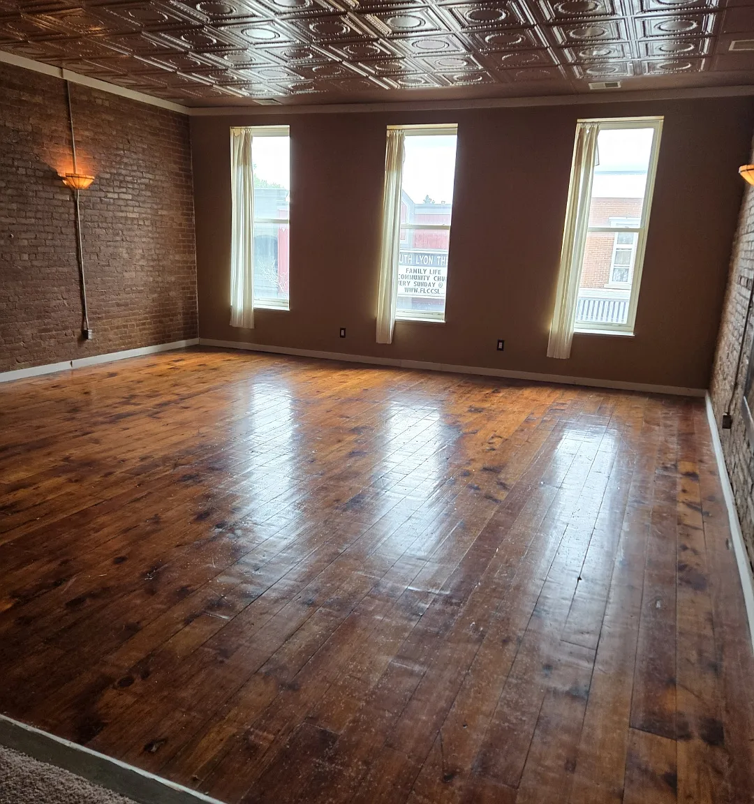 1 bed, 1400 sqft, $1,200 — Photo 1