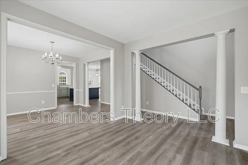 5 bed, 3.5 bath, 3271 sqft, $4,900 — Photo 4