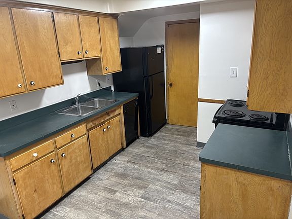 4th image of 2392 Warrensville Center Rd #A