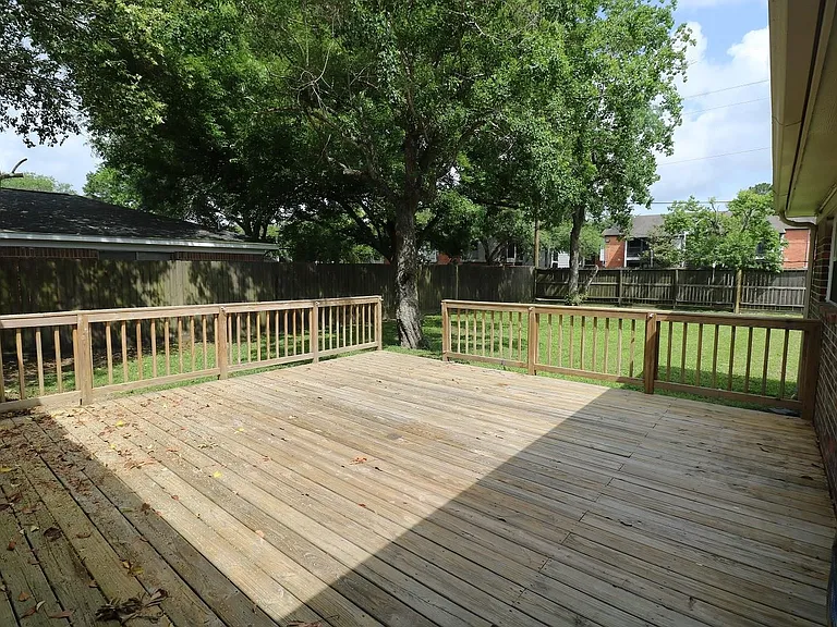 609 Circle Way — Photo 11
