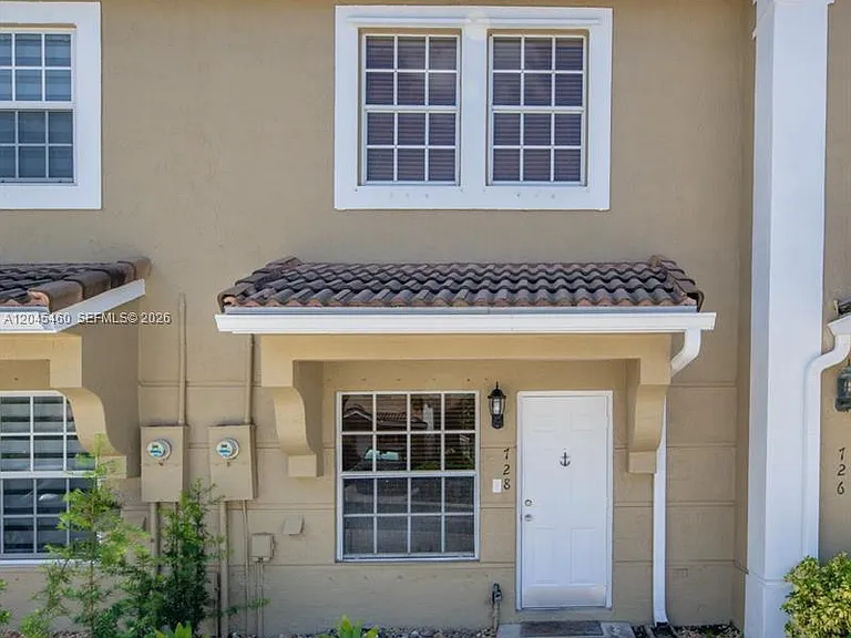 728 SW 122nd Ave #0 — Photo 4
