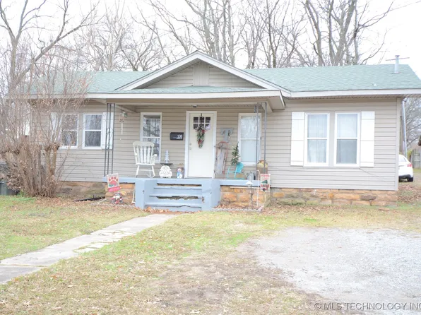 108 S Maple St, Bristow, OK 74010