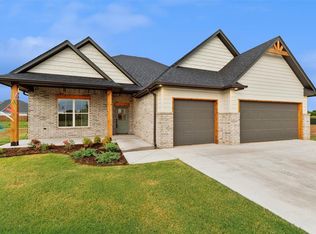 6202 Hideaway Rd, Shawnee, OK 74804