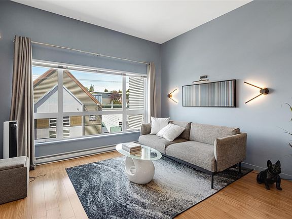 3rd image of 785 Tyee Rd #403