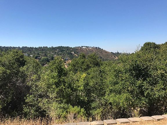 3rd image of 1318 Rainbow Dr